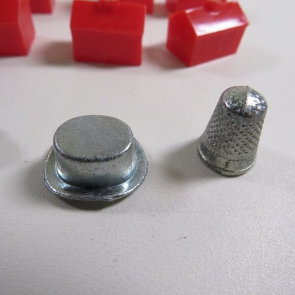 Monopoly Game with all pieces 1985 Parker Brothers [Complete] - Picture 11 of 15